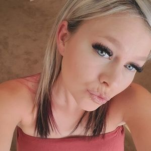 Meet your Posher, Hali